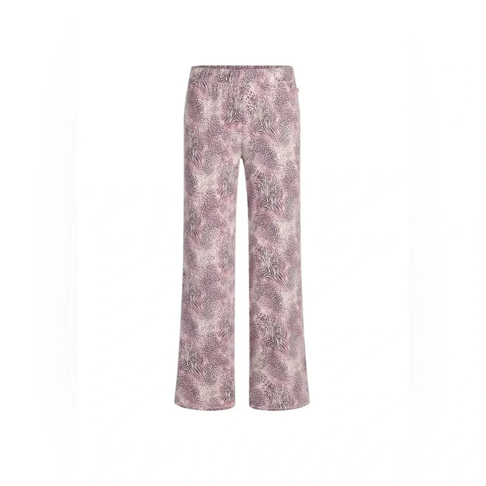 SKIMS - BEST SELLER! Bloom Mini Multi Animal Pajama Set - Picture 8 of 11